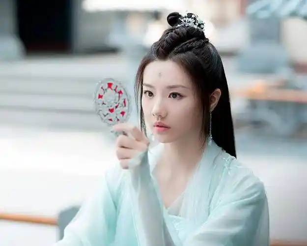 《遇龙》女二演技太尴尬?她出演过的作品并不少,还与鹿晗合作过