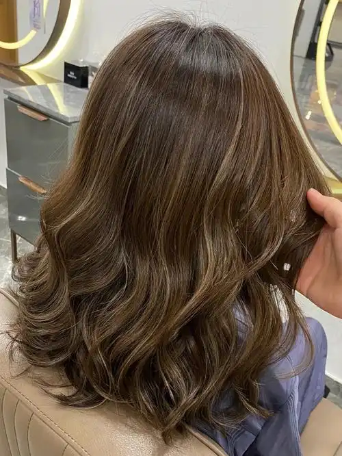 奶茶棕色96只需要漂15%的头发——90不会影响整体发质99搭配同