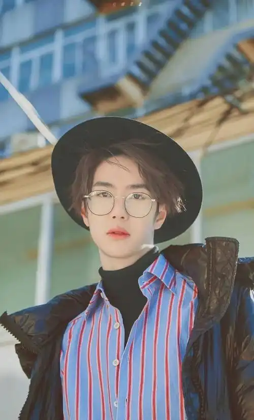 有请1号男嘉宾王一博01171717171717赶快请上我们帅气的