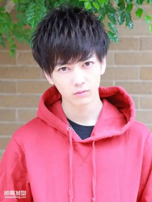 男生毛束感齐刘海发型图片 长刘海发型怎么弄最帅