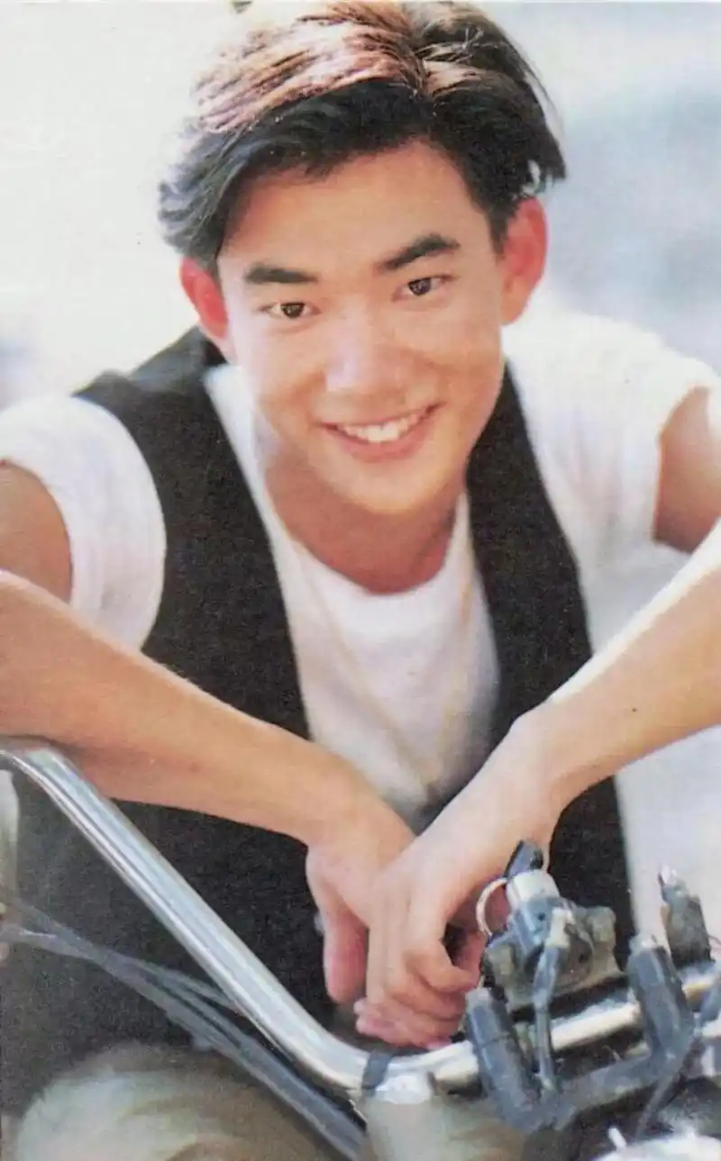 小齐哥的歌,当年真的陪伴了我很多年.无论时光如何流转,任贤齐 - 抖音