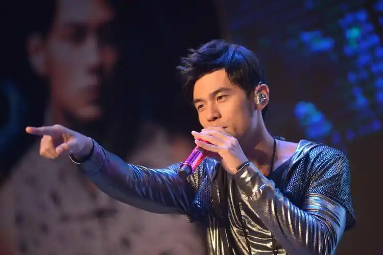 投资界(公众号id:pedaily2012)作者 | 谢文倩快手终于凭借周杰伦扳