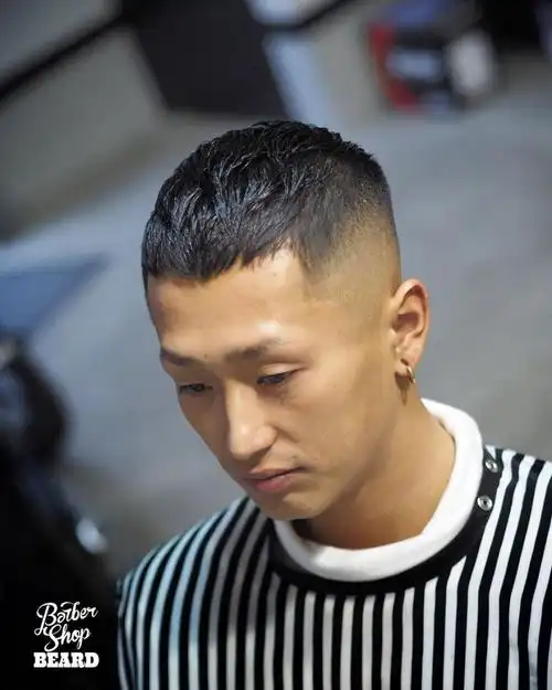 男士复古型男发型,渐变更有型,中年男士剪了也帅气