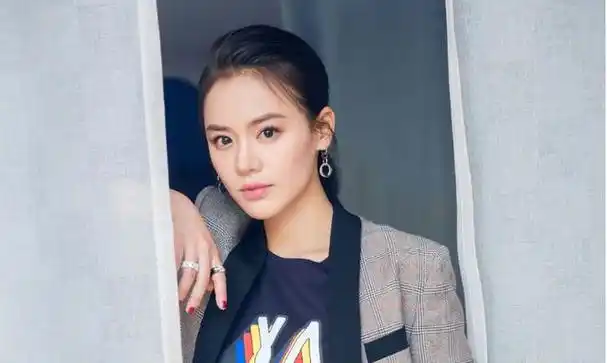 近期,音乐界的气氛异常热烈,大家都在热议马思纯这位大明星!