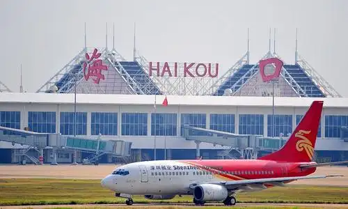 4月2日南方暴雨天气 海口美兰机场启动及时航班延误预警