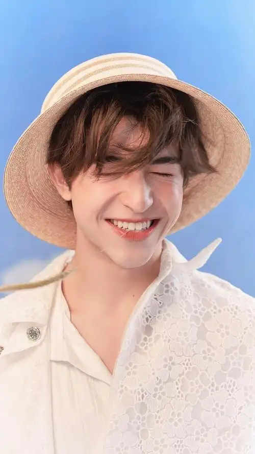 进来看03泰德混血帅哥多图预警