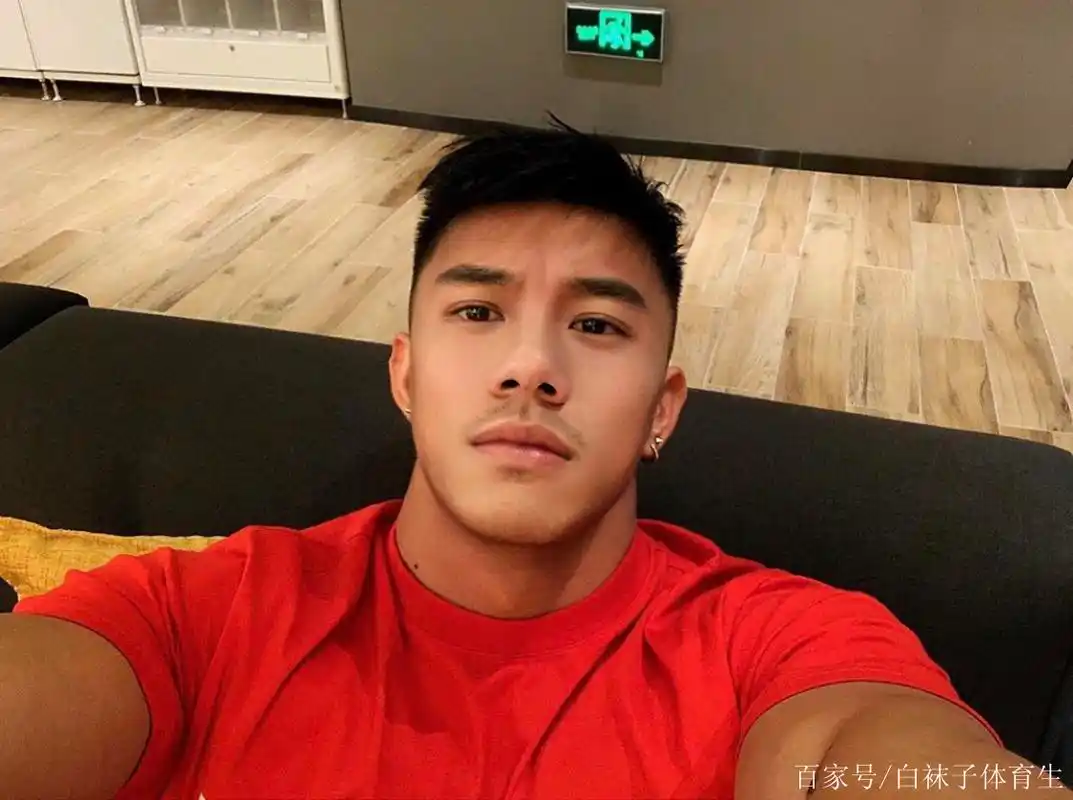 樊野家的网红男模evan,颜值高身材棒