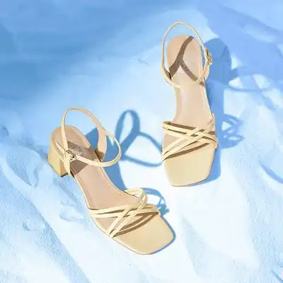 骆驼女鞋夏季时尚百搭一字交叉空中粗跟女士时装凉鞋