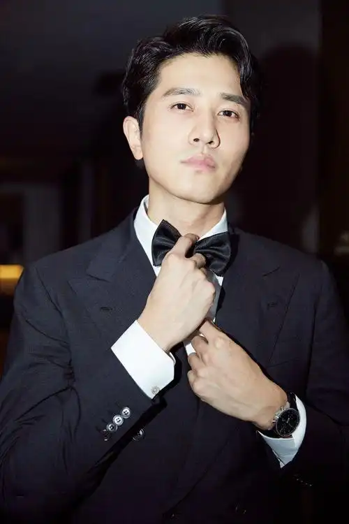 彭冠英儒雅绅士风活动照高清图片46