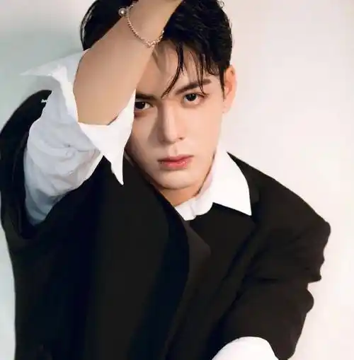 【微信头像】曾舜晞_故事