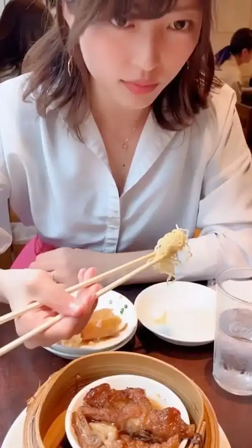 偷拍日本女人吃饭,你见过吗