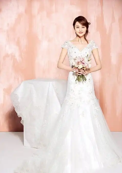 郑爽唯美婚纱大片 笑容明媚与爱同行