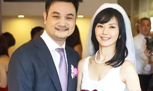 回顾孙燕姿:下嫁销售员老公,11年生一对儿女,我过得比豪门幸福