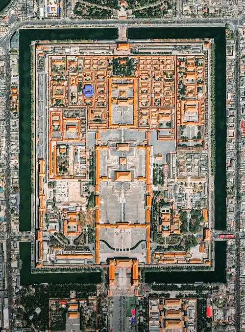 可以欣赏到故宫全景图,图片源自@esri)它就是明清北京故宫仍然立于
