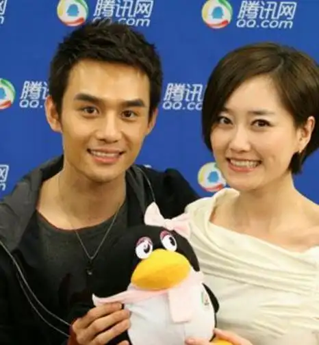 王凯两人昔日恩爱照曝光 靖王被曝与新女友深夜聚餐_大陆星闻_明星