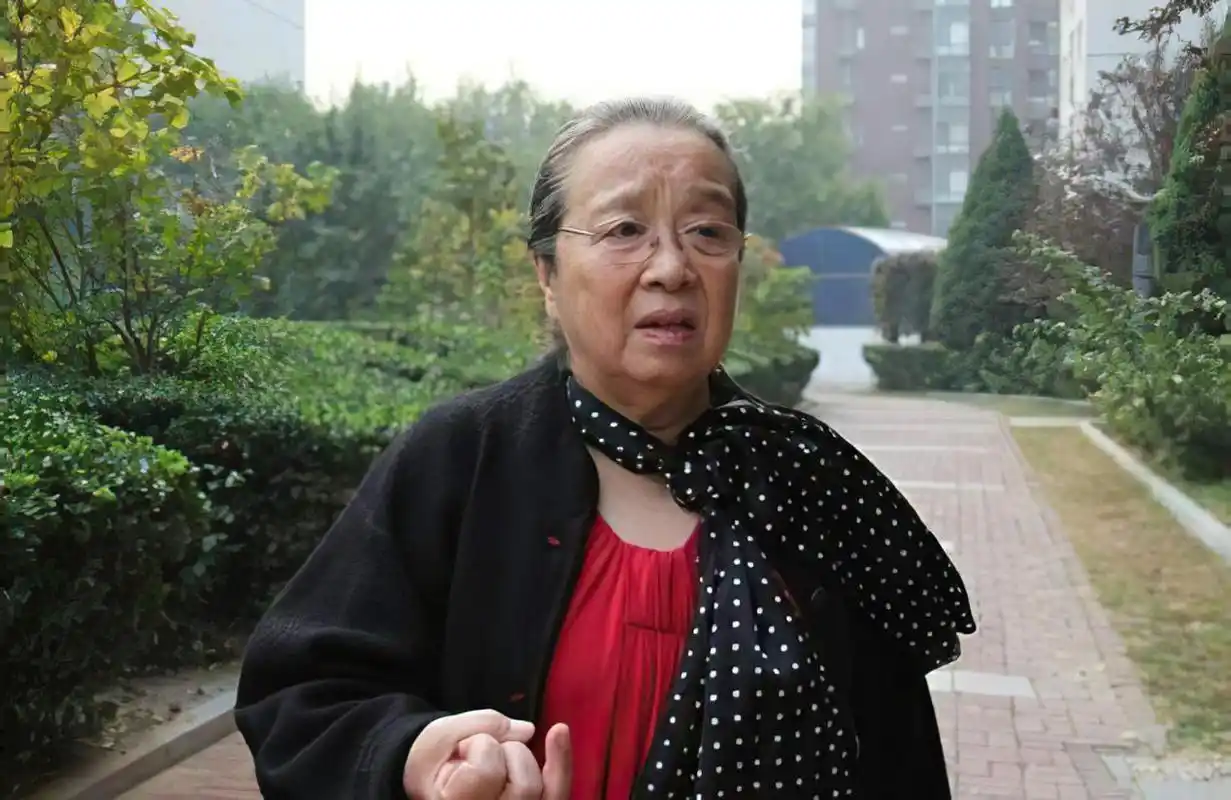 她是"容嬷嬷"的儿媳,因《延禧攻略》走红,今有双生子成赢家