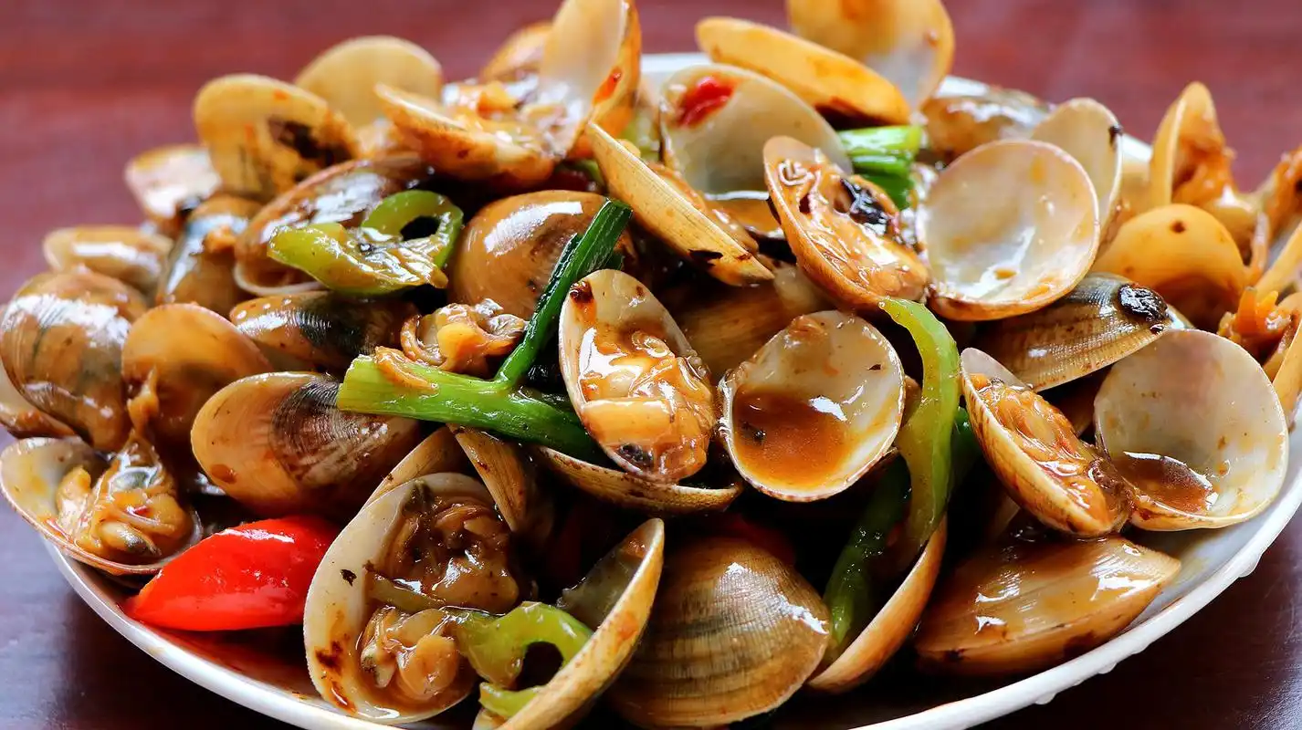 豆豉炒花甲的做法,鲜嫩美味,宵夜必备,下酒下饭都不错