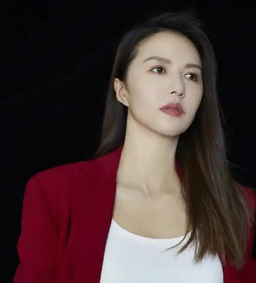 他被称"不老男神",妻子是歌手谭维维,今40岁无儿女令人遗憾