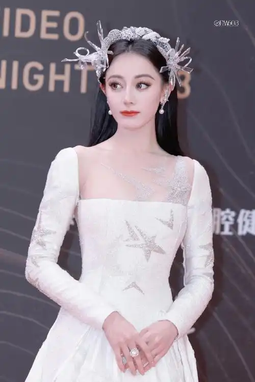 20231217·星光大赏小花仙@dear-迪丽热巴#迪丽热巴红毯迷路#7615