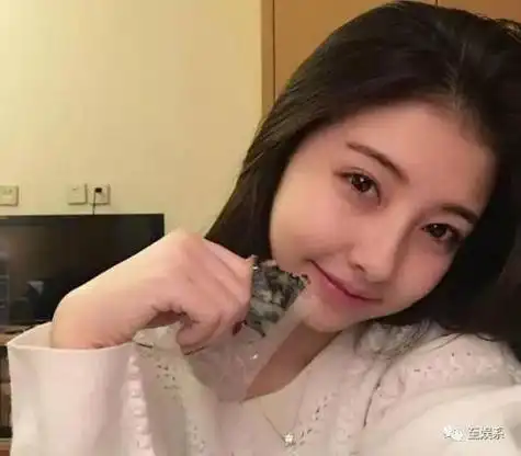 豆得儿李惠玥真实身高多少学历大学照片 豆得儿不工作哪来的钱