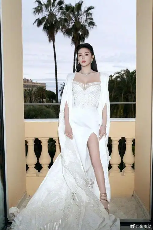 年轻时的张雨绮就是现实版千颂伊美得明艳张扬怀念10年前的她