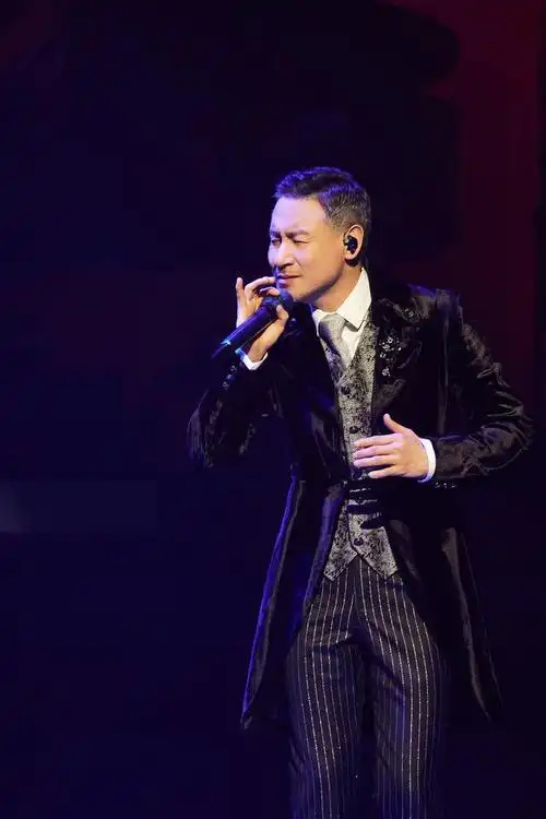 时隔五年,张学友第10轮个人演唱会《张学友60 巡回演唱会》武汉场9月8