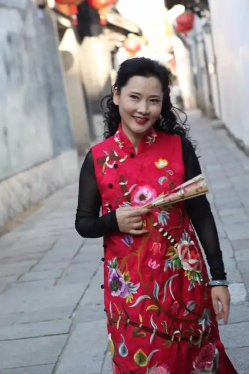 何赛飞为三坊七巷代言