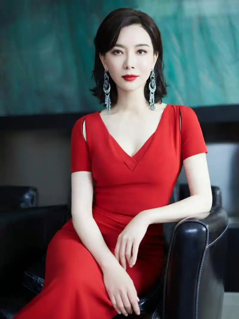 40岁一50岁女最新发型 45岁左右8款短发-北京百科网