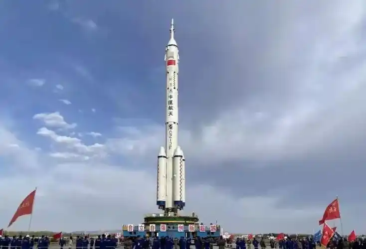 擎天宫独揽中国载人航天任务游玉宇,探太虚长征二号f火箭老而弥新,老