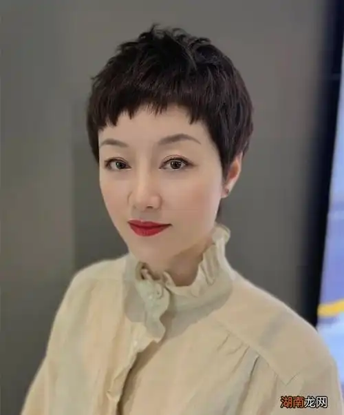 30岁以上女人短发显年轻类型 30一40岁女人减龄发型