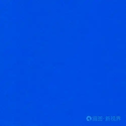 明亮的蓝色材质为背景