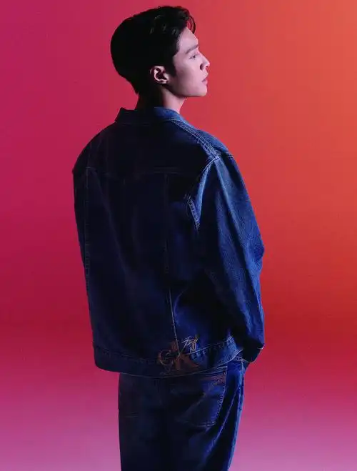 张艺兴ck全球代言人