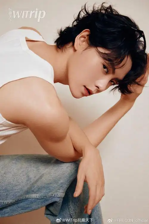 感谢@肖宇梁rainco上身我司背心 简直不要太帅啦