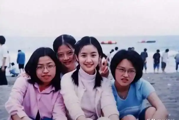 今天要给大家介绍的是娱乐圈的一位超级女神——林依晨!