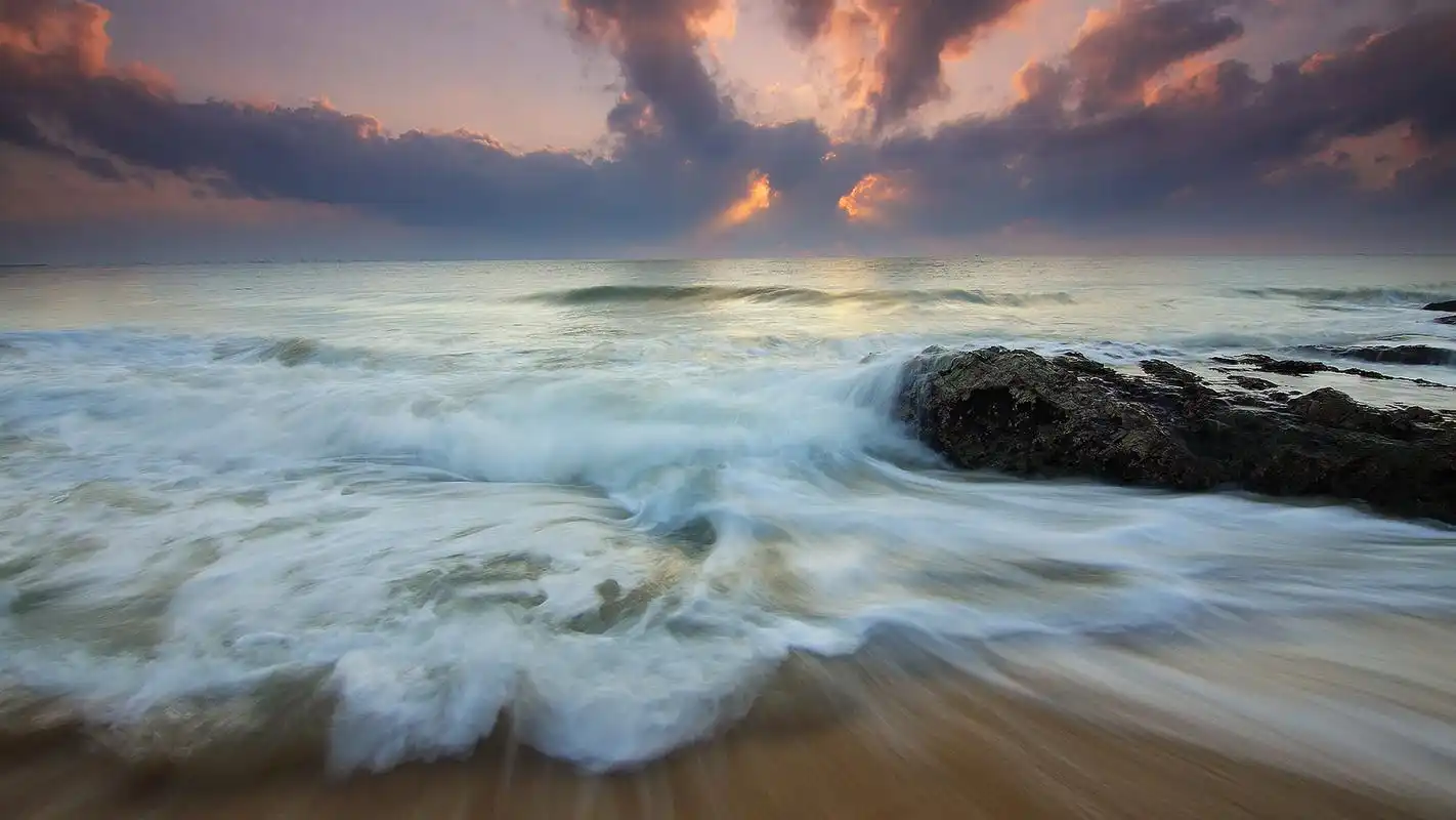 一键举报 上一张 下一张 简介 海岸沙滩唯美高清桌面壁纸