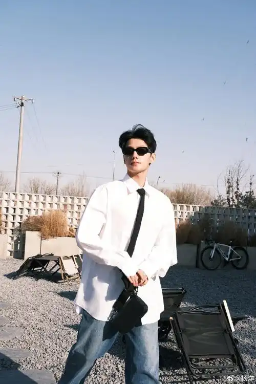 早上起来就看到了新鲜的杨洋大帅哥,一下子就精神了