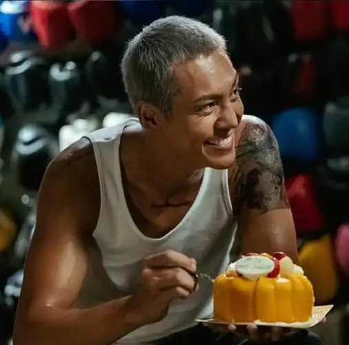 陈伟霆这张荷尔蒙溢出屏幕##陈伟霆腹肌给我摸摸