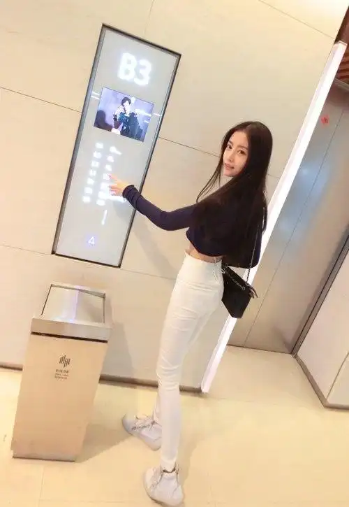 qq女生皮肤全身:薄情红唇,颜若惜