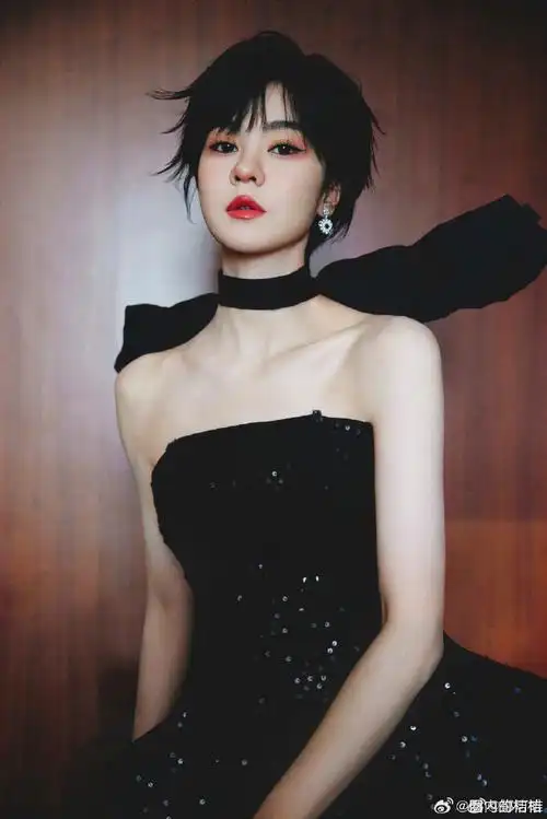 浪潮音乐大赏红毯#谁能够拒绝郁可唯啊,郁可唯她简直是太美了吧,她