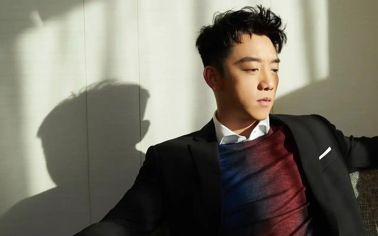 演员郑恺时尚写真图片桌面壁纸