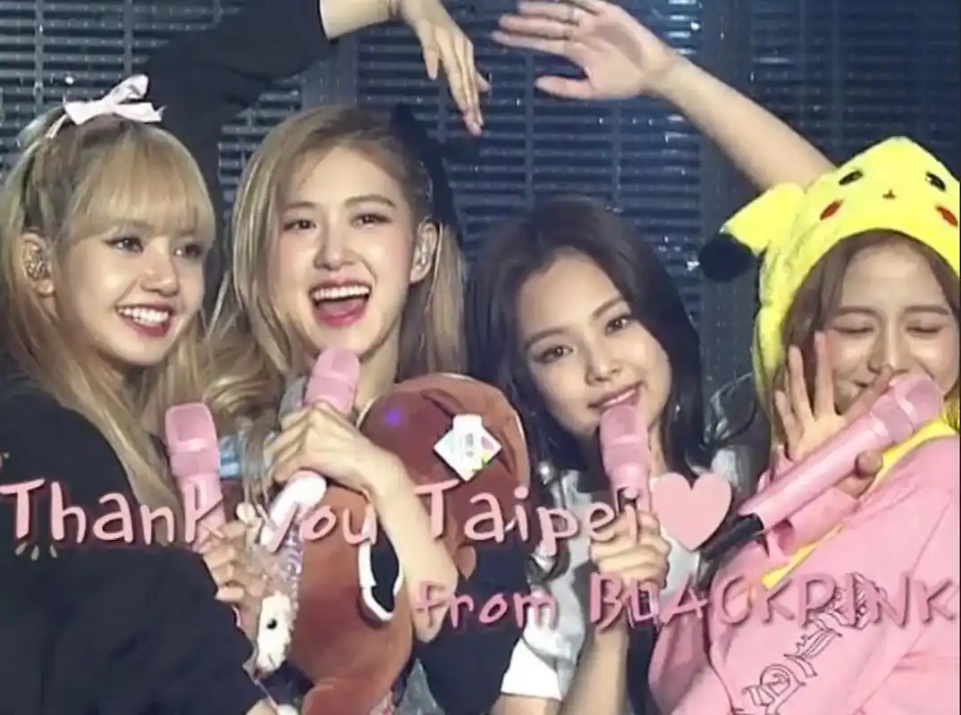 blackpink成员合照 #rose朴彩英 #jisoo - 抖音