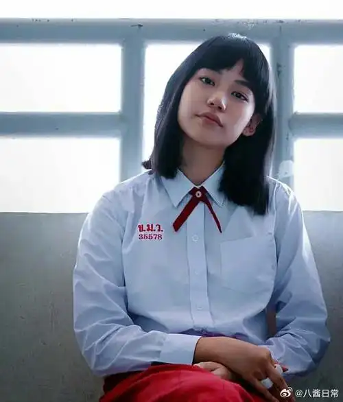 泰剧《禁忌女孩》主演瘦到脱相,有粉丝问她是不是得了厌食症,她回应