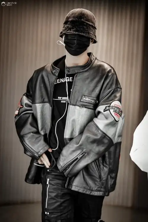 范丞丞机场饭拍图丞丞好会穿这穿搭超酷的祝一切顺利