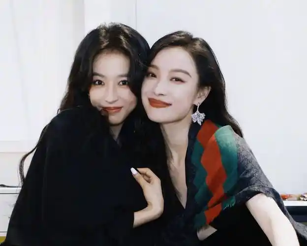 当21岁赵今麦和35岁倪妮站在一起,我才彻底明白,美人在骨不在皮_活动