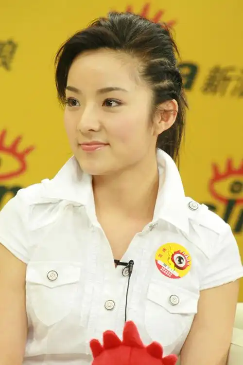 图文赵媛媛做客新浪很爱推介面膜