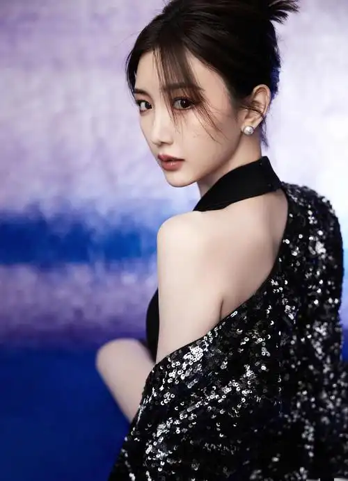 毛晓彤拉丁热舞的惊艳妖娆身材窈窕楚楚动人