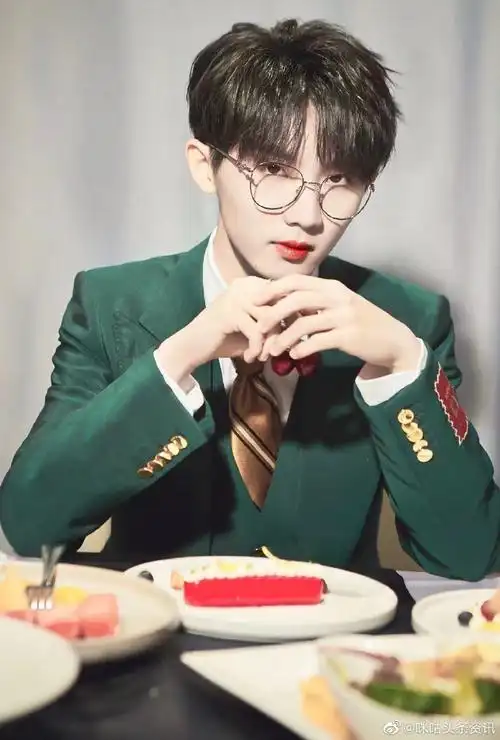 《我们的歌》所有嘉宾里,马嘉祺竟然是唯一的00后,也是年龄最小的!