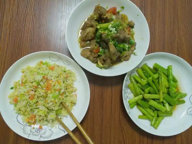 一个人住,有什么好吃又简单的饭菜? - 知乎