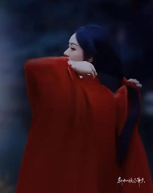 12月27日,赵丽颖在接受采访时,首次回应了《有翡》拍摄时的状态问题