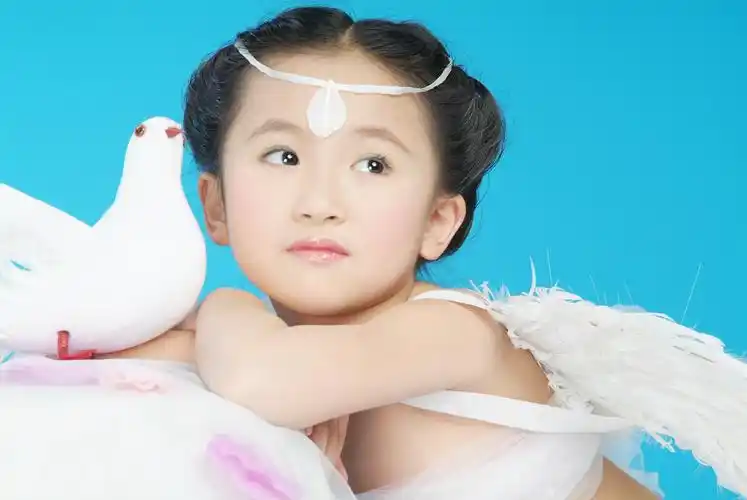 【名人百科】旅美青年钢琴家王思颖_音乐